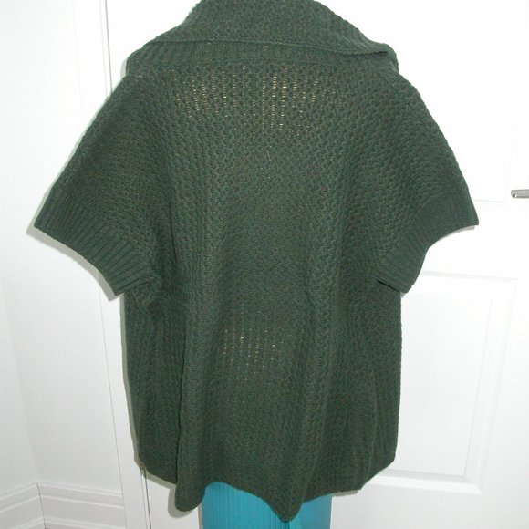 Hunter Green Short Sleeved Sweater - Picture 6 of 6